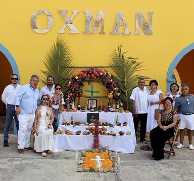 La Asociación de Restaurantes de Valladolid ARVAY A.C., la primera gran exposición de altares para celebrar el Hanal Pixán.