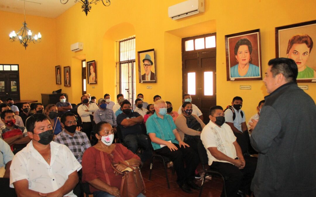 Fraternal reunión con comisarios municipales.