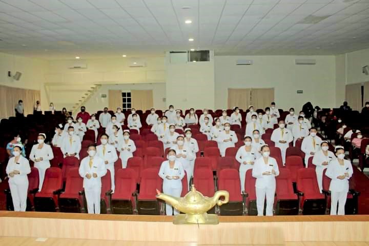 Ceremonia del Paso de la Luz a los alumnos de Licenciatura en Enfermería Generación 2018-2021.