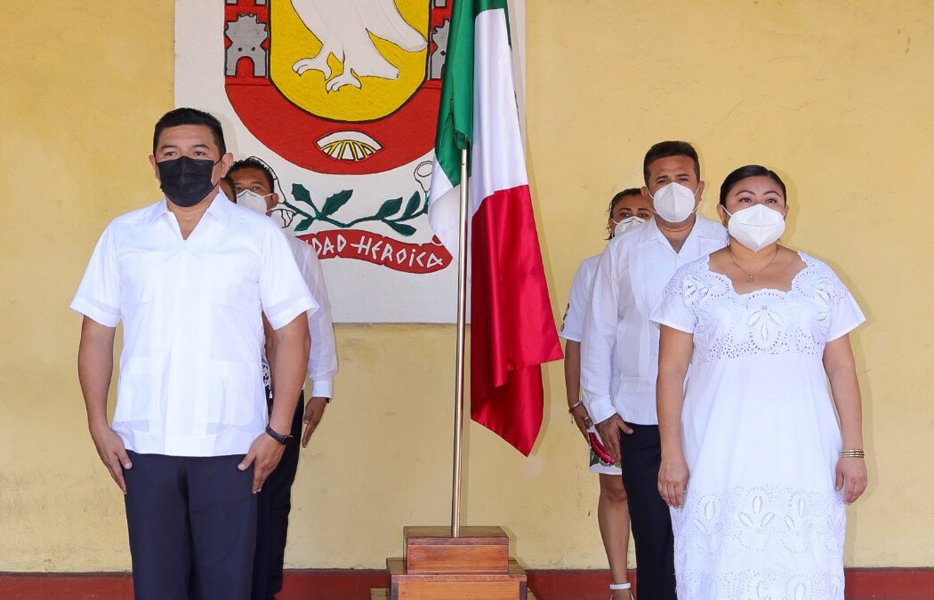 Ceremonia cívica y guardias de honor, para conmemorar el Día de la Bandera.