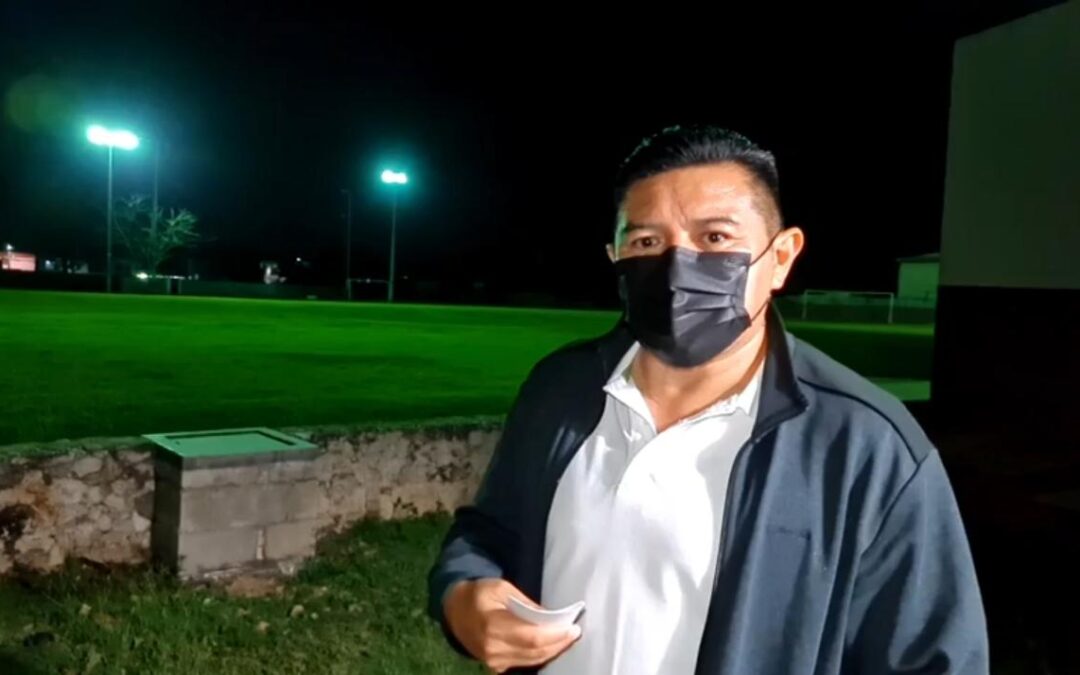 Recobra su vida nocturna la unidad deportiva de la colonia Fernando Novelo.