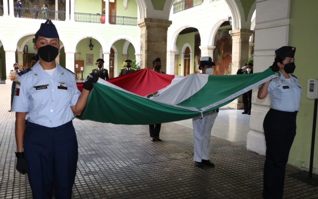 Ejército y Fuerza Aérea Mexicanos reconocen labor de las mujeres militares.
