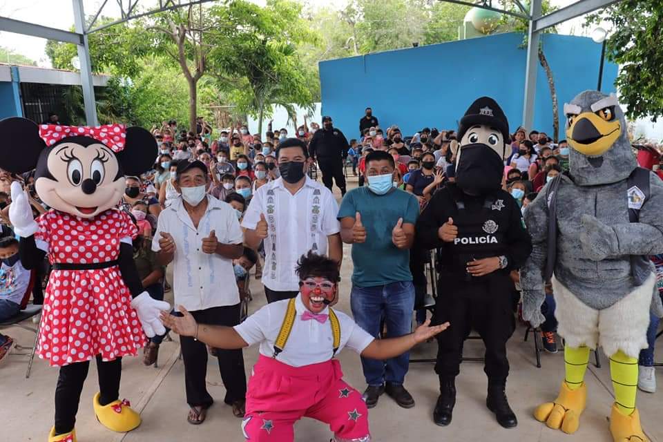 Las sonrisas y alegría de los infantes fue el común denominador en los eventos, que encabezó el presidente municipal, Alfredo Fernández