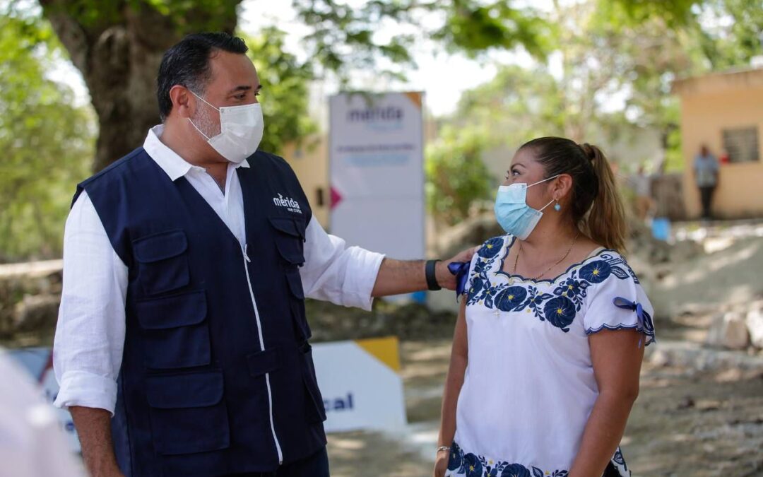 El Alcalde Renán Barrera trabaja para abatir los índices de pobreza en el Municipio.