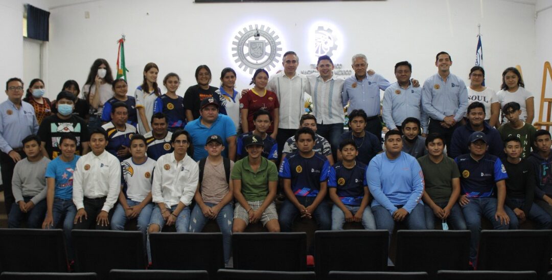 Entrega de material deportivo.  