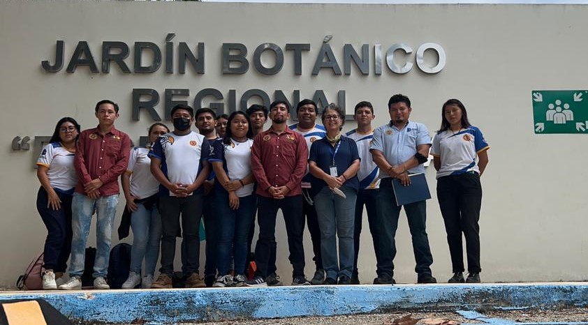 Estudiantes del ITSVA visitan el Centro de Investigación Científica de Yucatán (CICY).