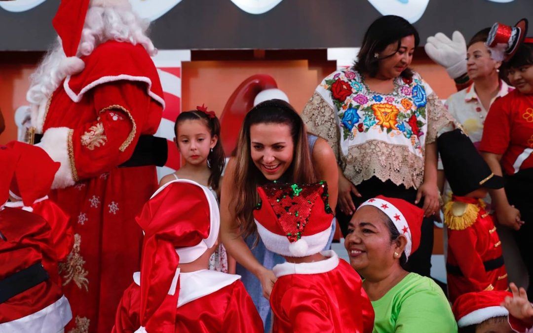 El DIF municipal presentó el espectáculo «El taller de Santa.