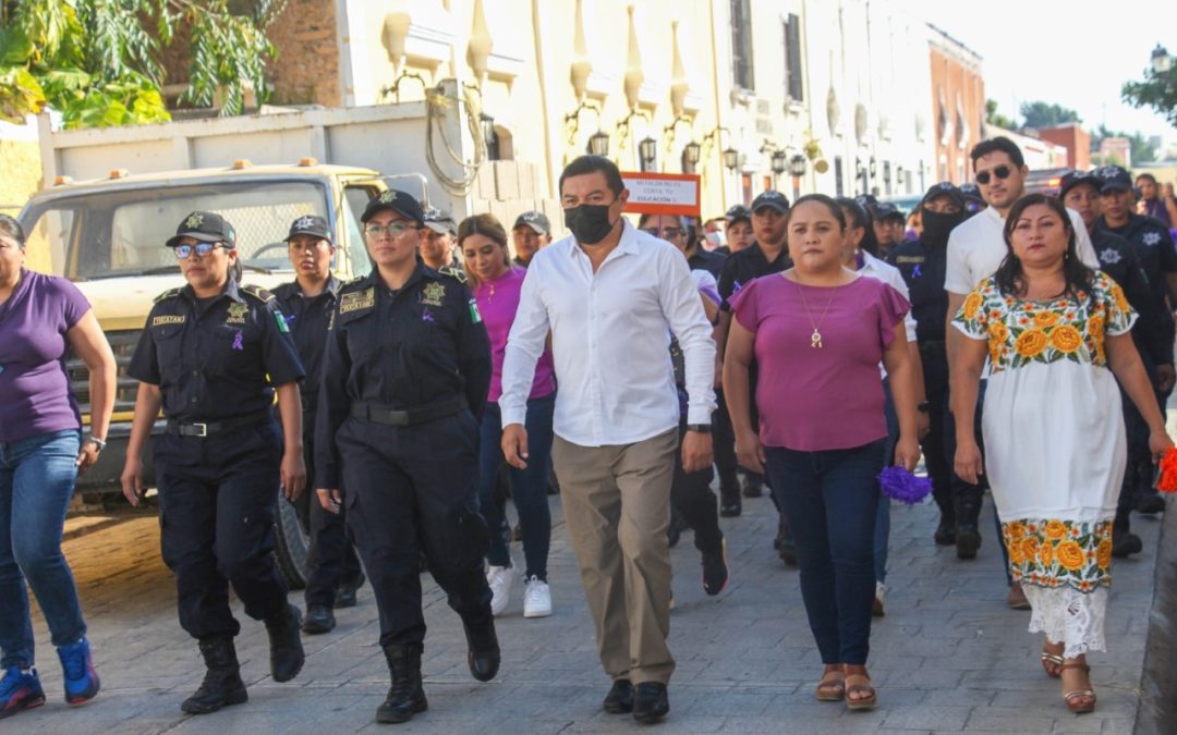 Caminata de concientización en Valladolid, en el marco del Día Internacional de la Mujer.