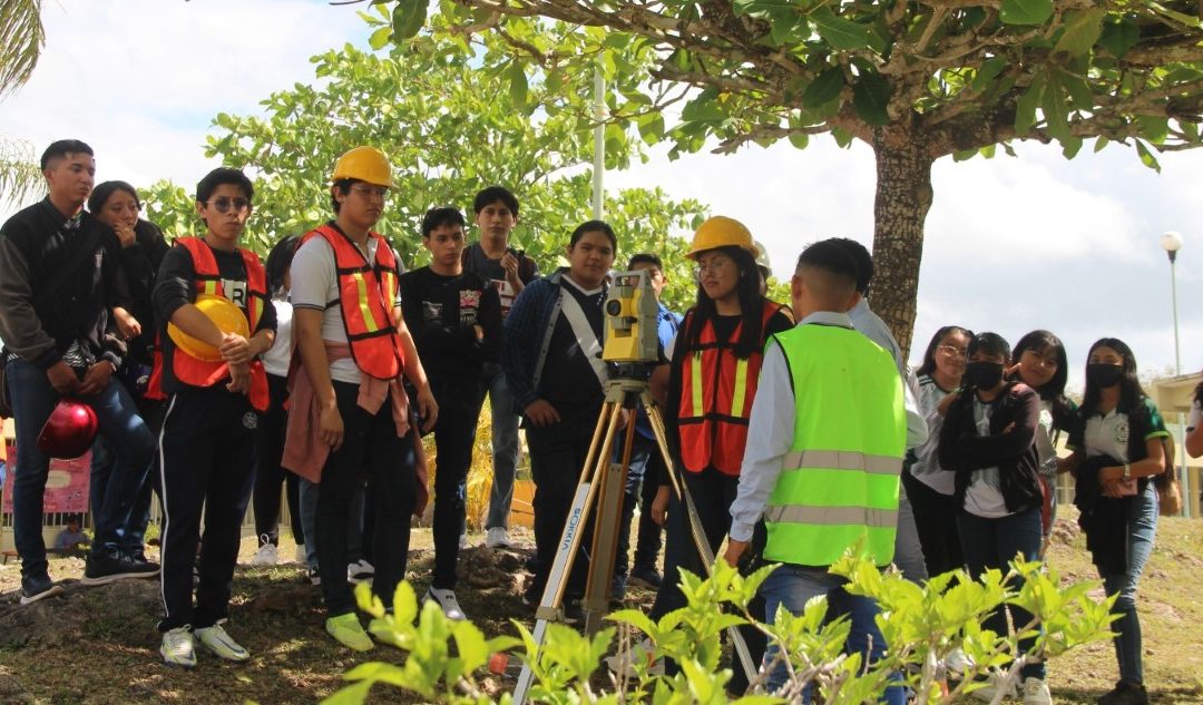 Más de 600 estudiantes asisten a la Feria de las Ingenierías en el ITSVA.