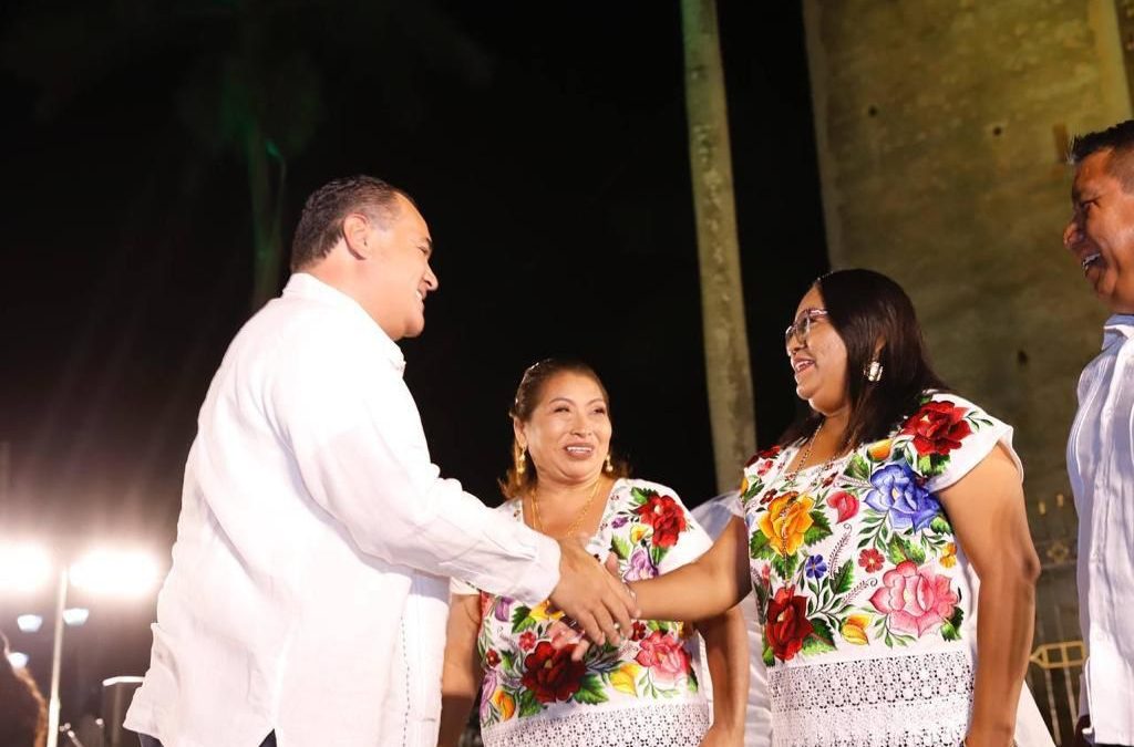 El alcalde, orador huésped en Espita.