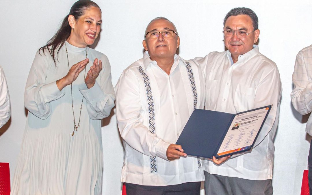 La Segey reconoce al Dr. Barroso Tanoira por sus 43 años de servicio docente.