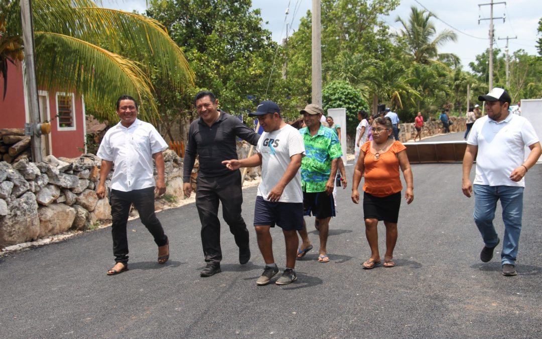 En Tahmuy, primero parque, ahora calles en mejores condiciones.
