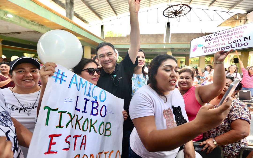 Liborio Vidal se reúne con ex alcaldes y liderazgos de Tixkokob.