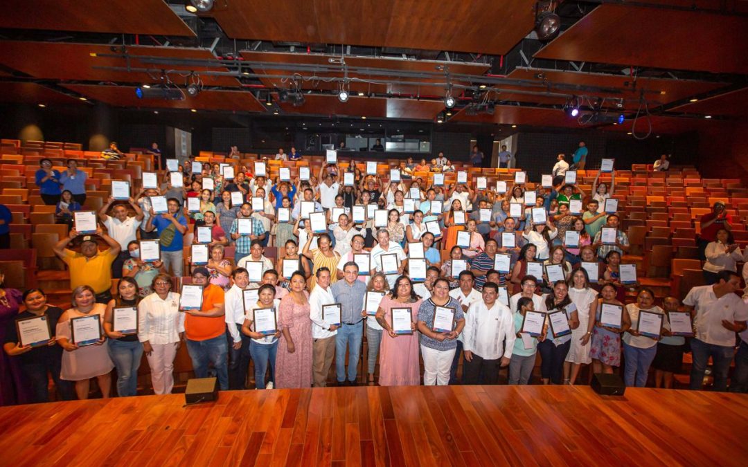 Personal de Apoyo y Asistencia a la Educación (PAAE) reciben asignación de plazas.