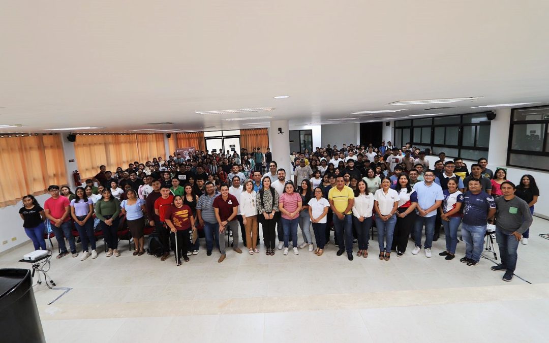 318 estudiantes ingresan a la universidad de oriente de Valladolid.