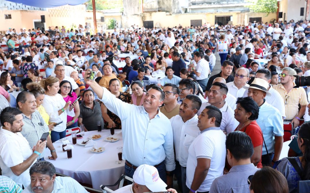 Más de 2 mil maestros y maestras respaldan a Renán Barrera,