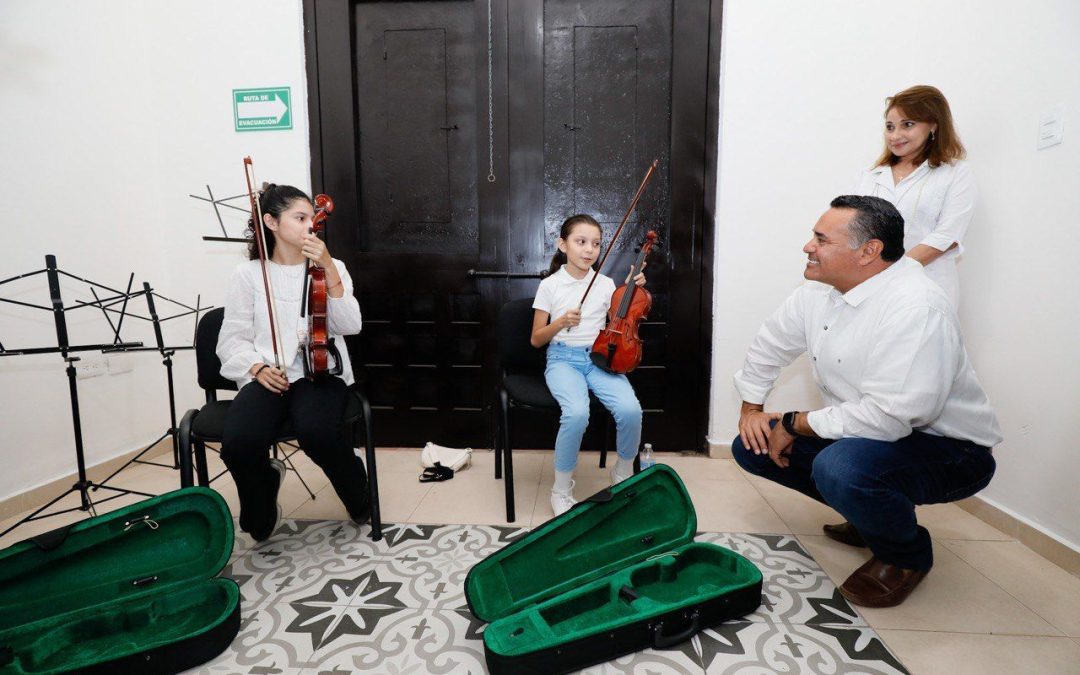 Renán Barrera inaugura en Mérida el Centro Municipal de Música.