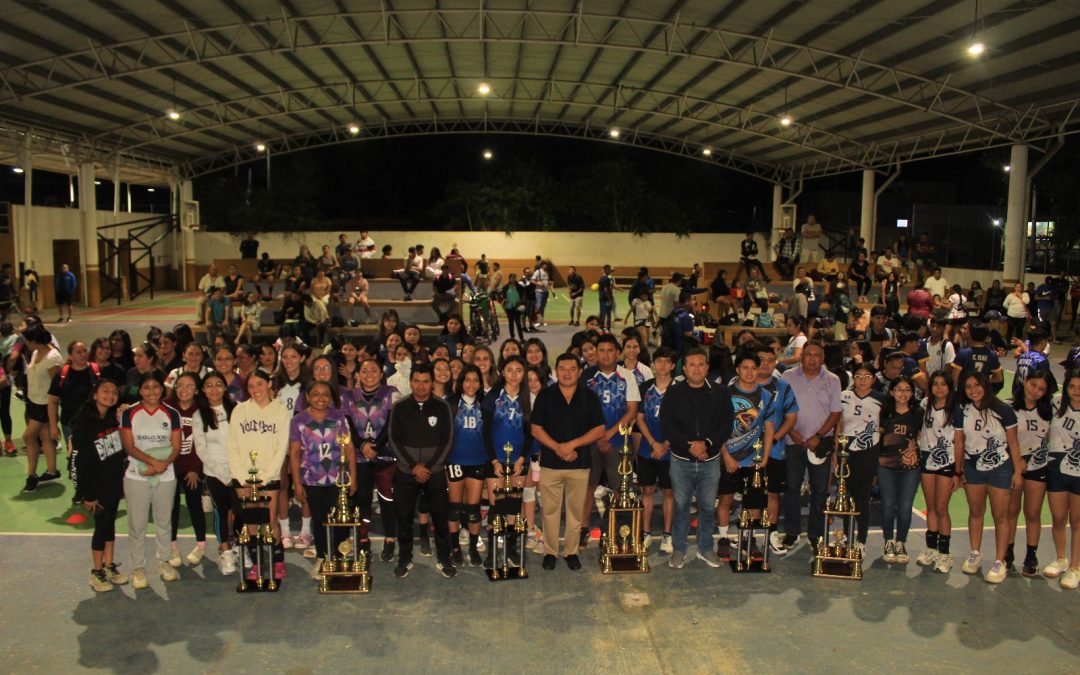 El presidente municipal Alfredo Fernández continúa promoviendo el deporte en el municipio.