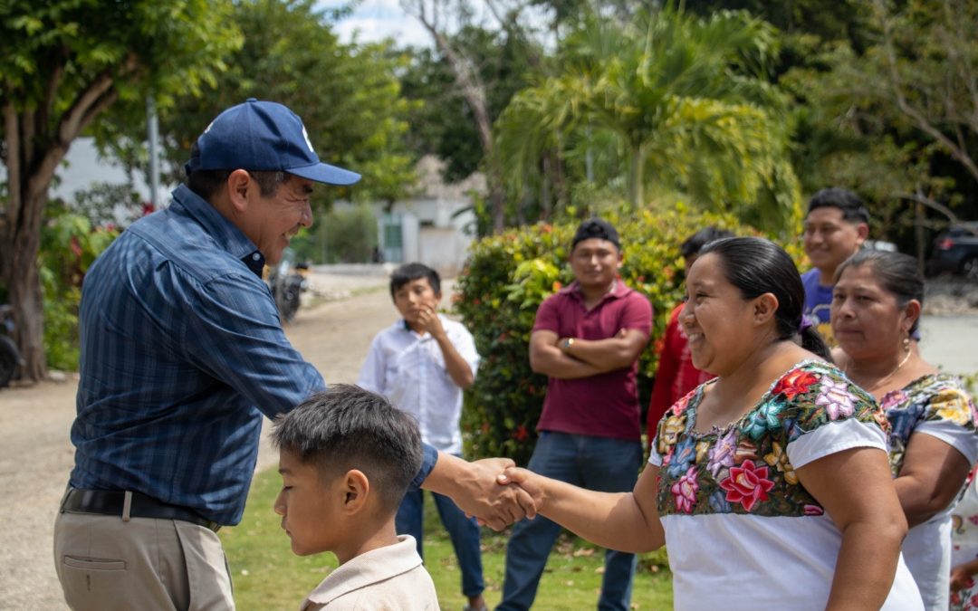 Alfredo Fernández regresa a Popolá, Xocén y Santa Rosa a cumplir con más solicitudes de los habitantes.