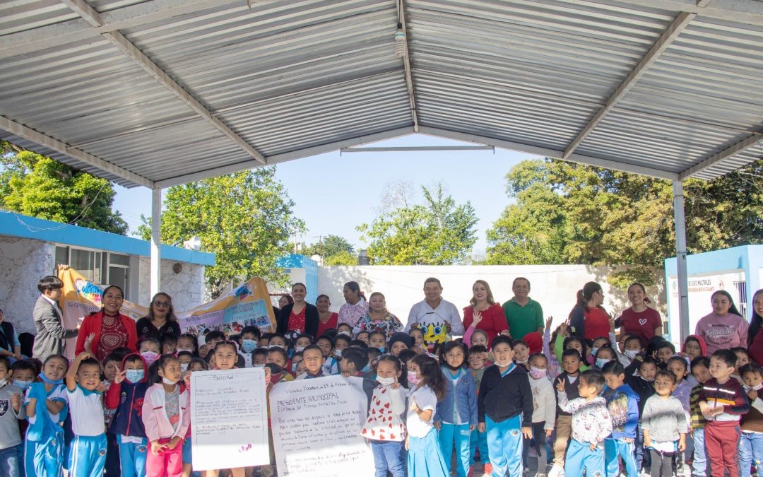 El presidente municipal Alfredo Fernández, sigue escuchando necesidades en los planteles educativos y dando soluciones a las mismas´.