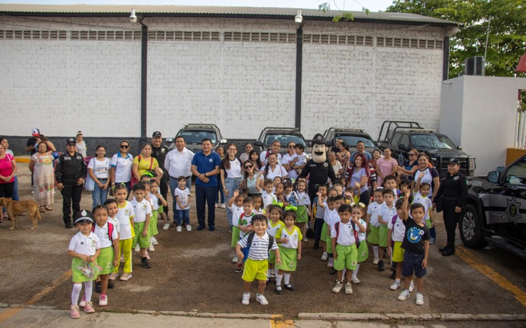 Alumnos del preescolar Chilam Balam conocen el trabajo de prevención y concientización que se realiza en la Policía Municipal