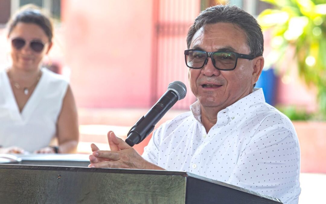 Fortalecen las habilidades socioemocionales en estudiantes y sus padres.